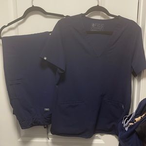 Figs women’s scrub set. Navy blue, large. Used